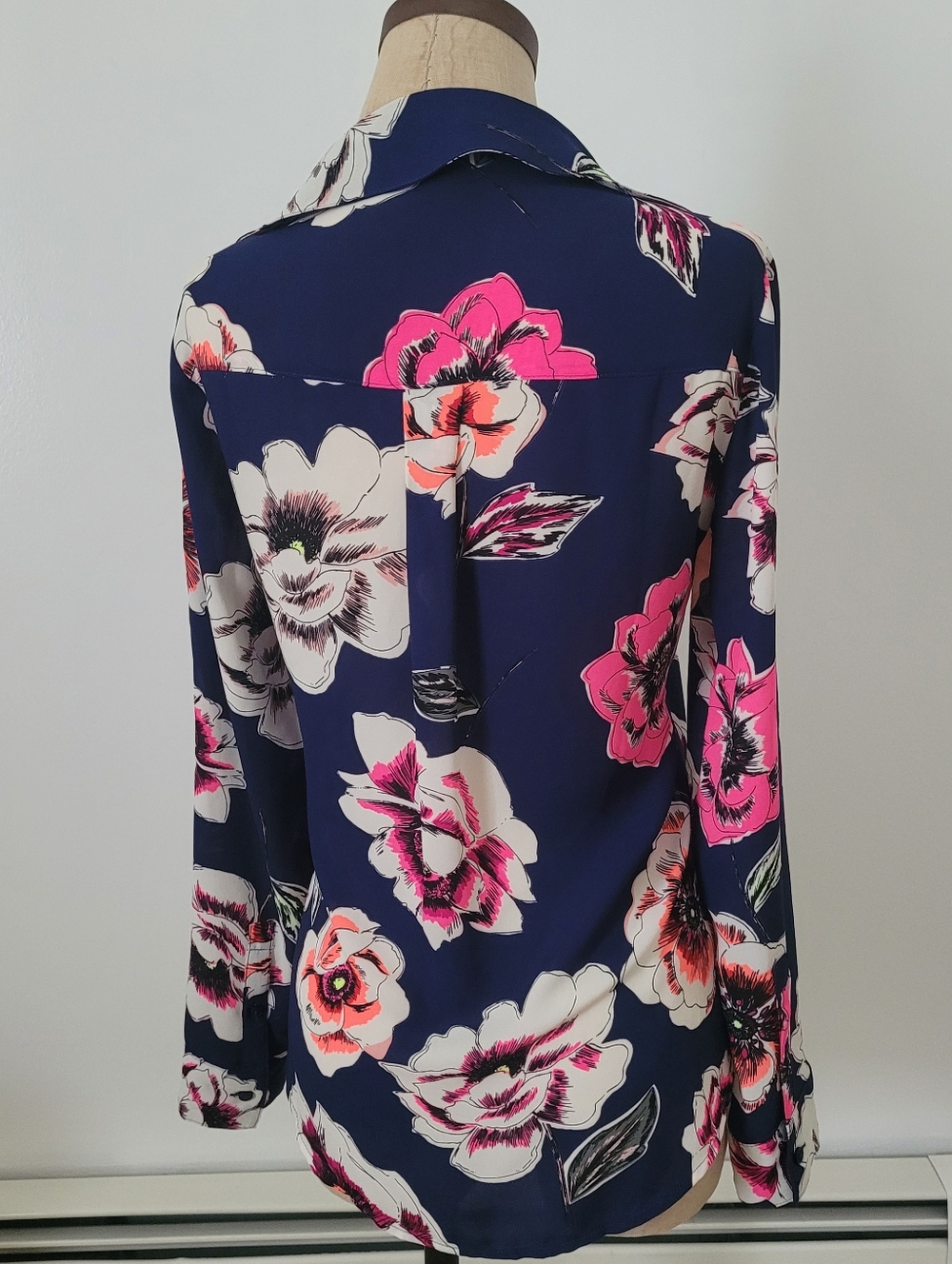 Express The Portofino Shirt Button Up Navy Floral Print XS - Picture 8 of 10